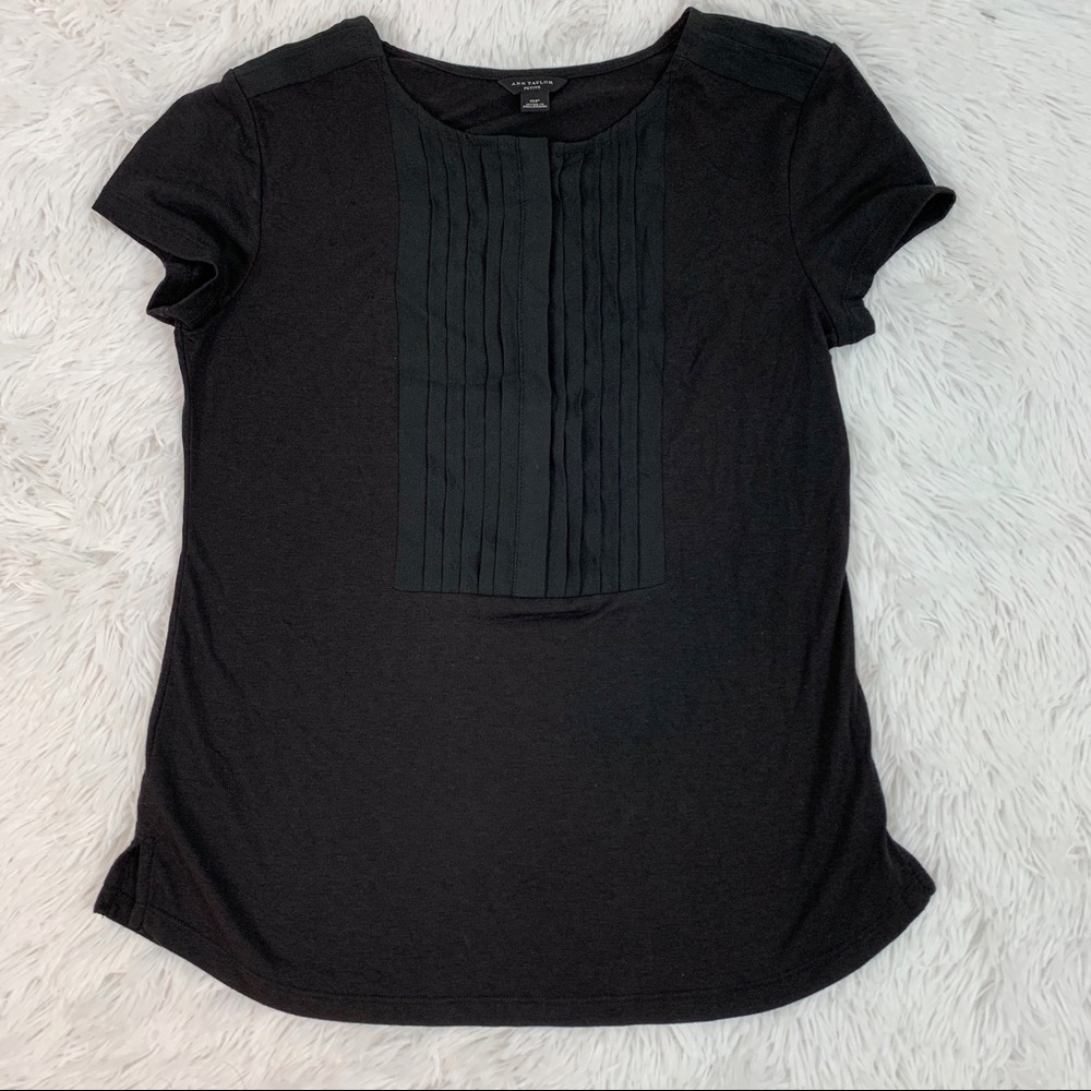 Ann Taylor short sleeve pleated‎ round neck tee